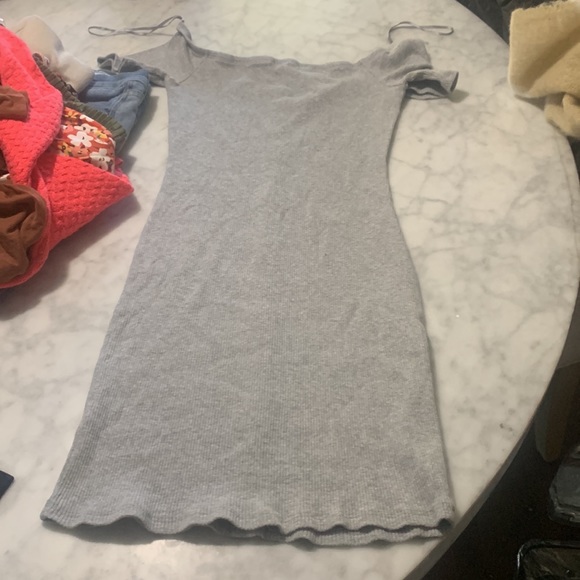 Fashion Nova off the shoulder gray dress - Picture 3 of 3